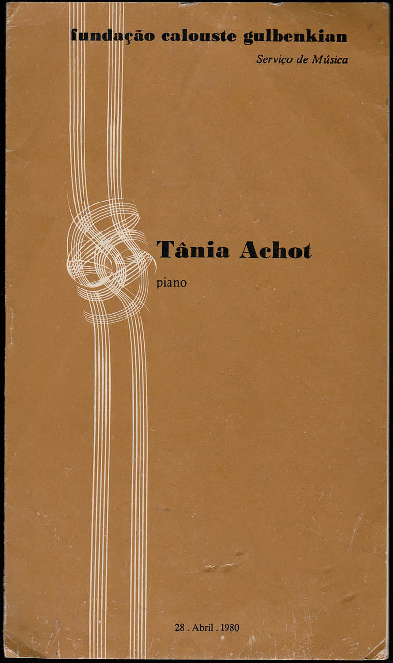 Tânia Achot. Piano